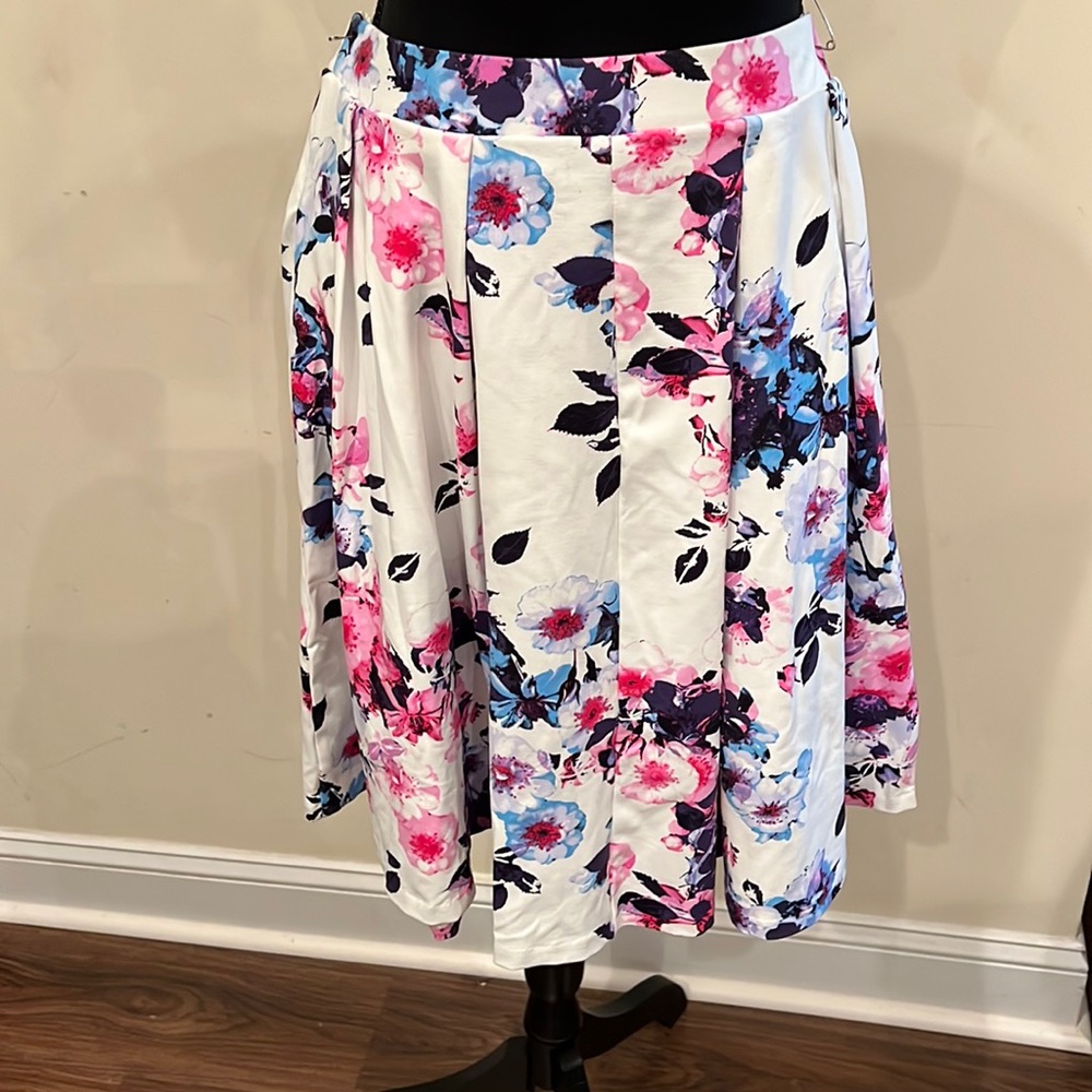 Ladies floral skirt